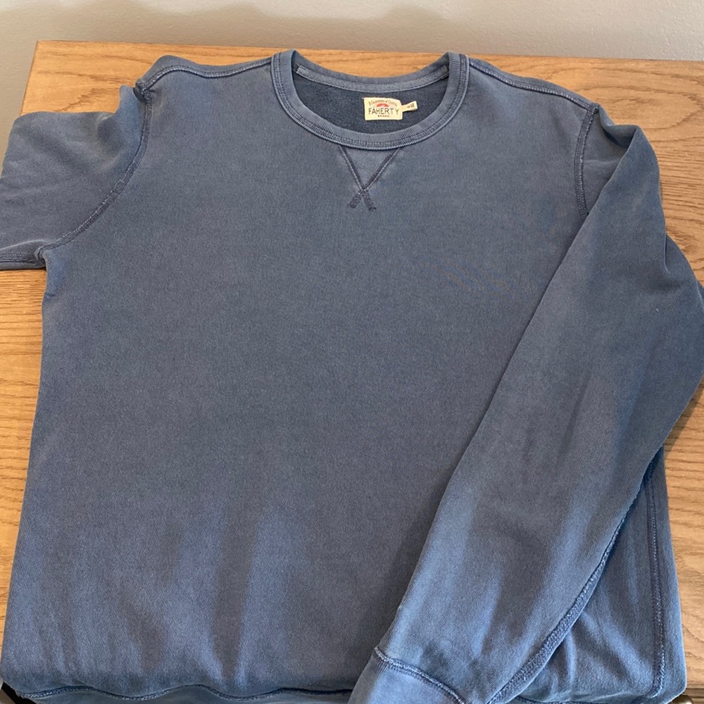 Faherty faded blue crew neck (worn once)